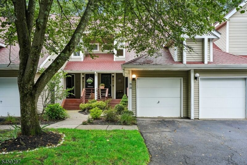 Property Photo:  25 Ridgeview Ter  NJ 07438 