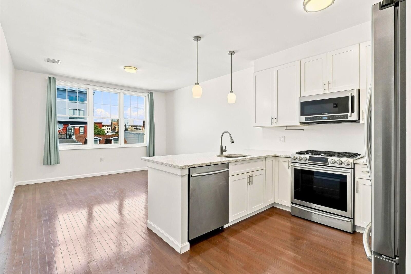 Property Photo: 850 Newark Ave 4D NJ 07306