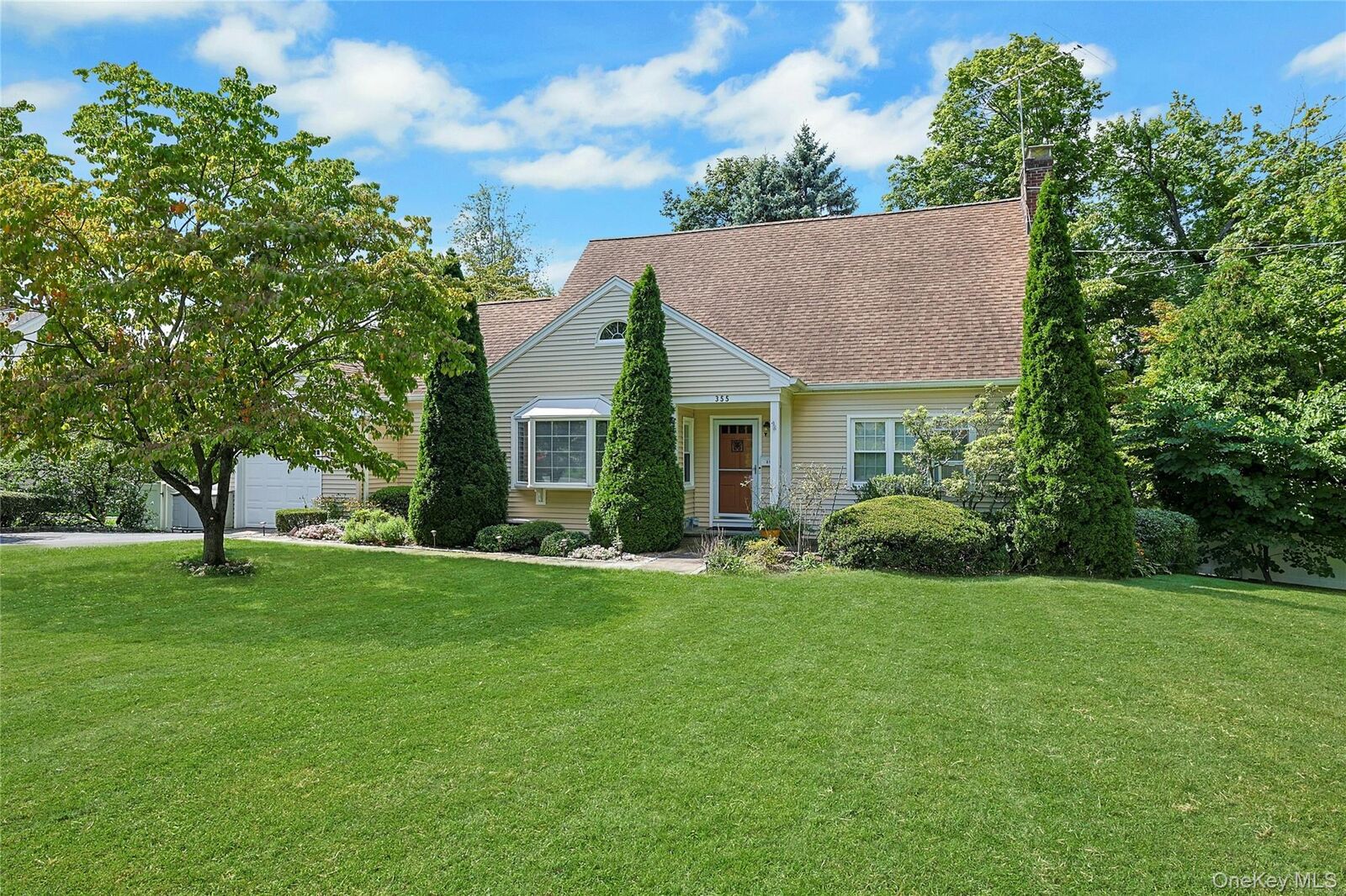 Property Photo:  355 Fort Washington Avenue  NY 10532 
