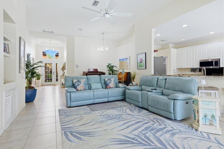 Property Photo: 1507 San Ysidro Way FL 34285