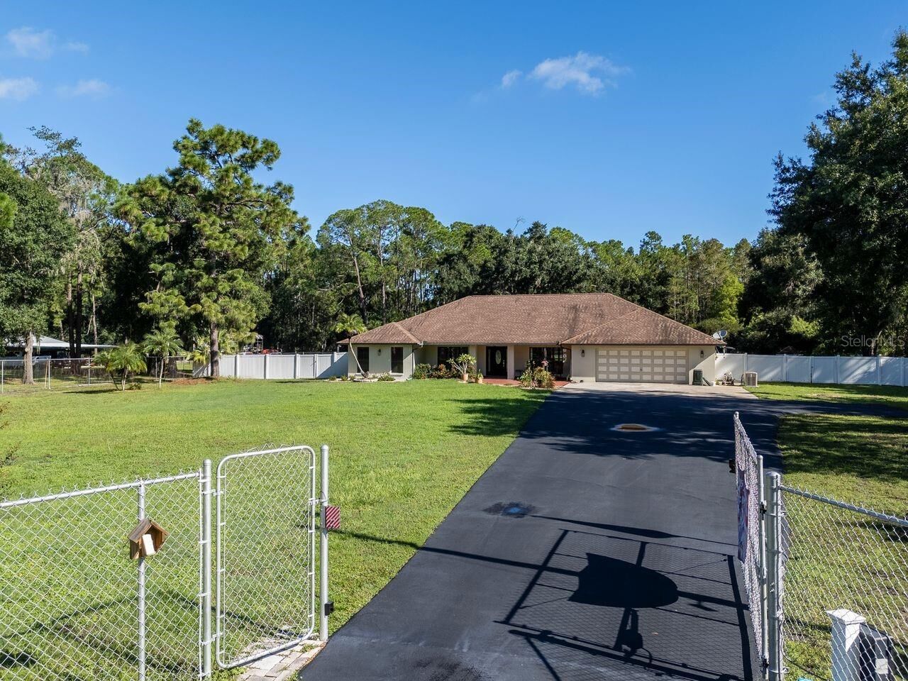 Property Photo:  17535 Wellfield Court  FL 33558 