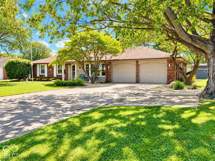 Property Photo:  1315 E 500 N  IN 46012 