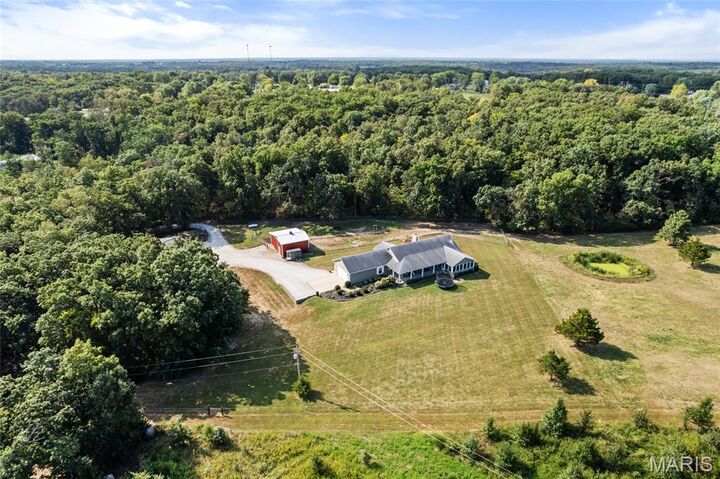 Property Photo: 99 N Chantilly Road MO 63389