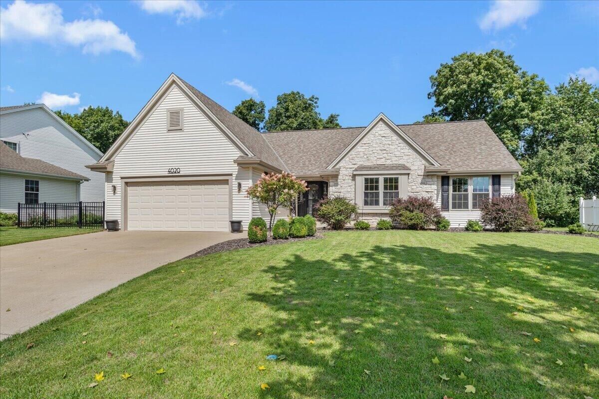 Property Photo: 4020 W Lakeview Dr WI 53132