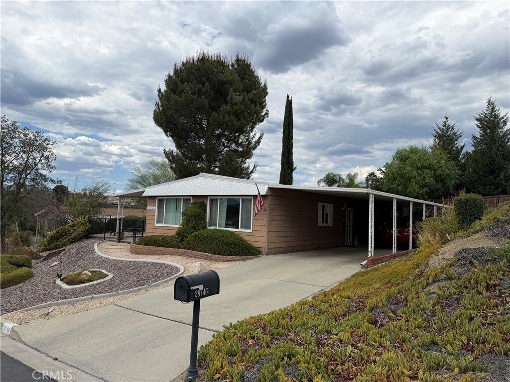 Property Photo:  28746 Calle De Escarpado  CA 92563 