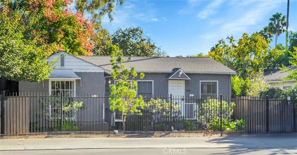 Property Photo: 1120 N Vista Street CA 90046