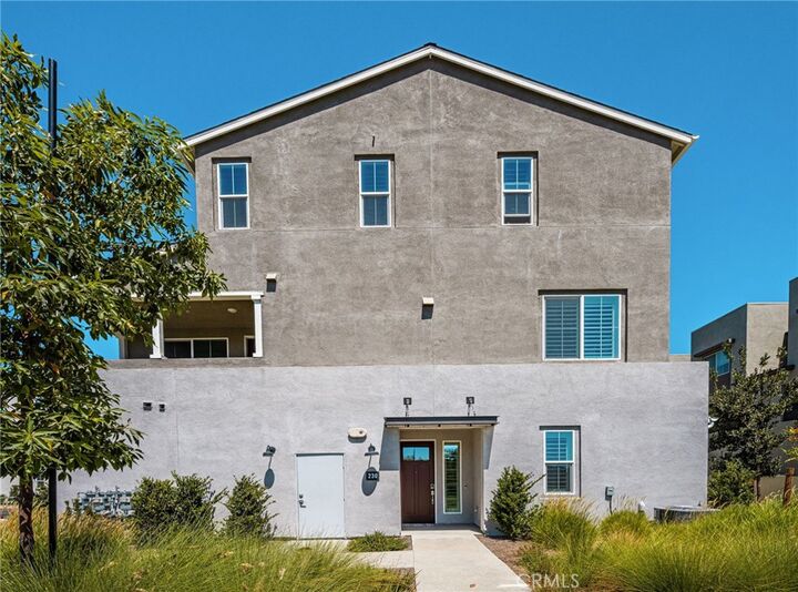 Property Photo:  230 Yearling Way  CA 92694 