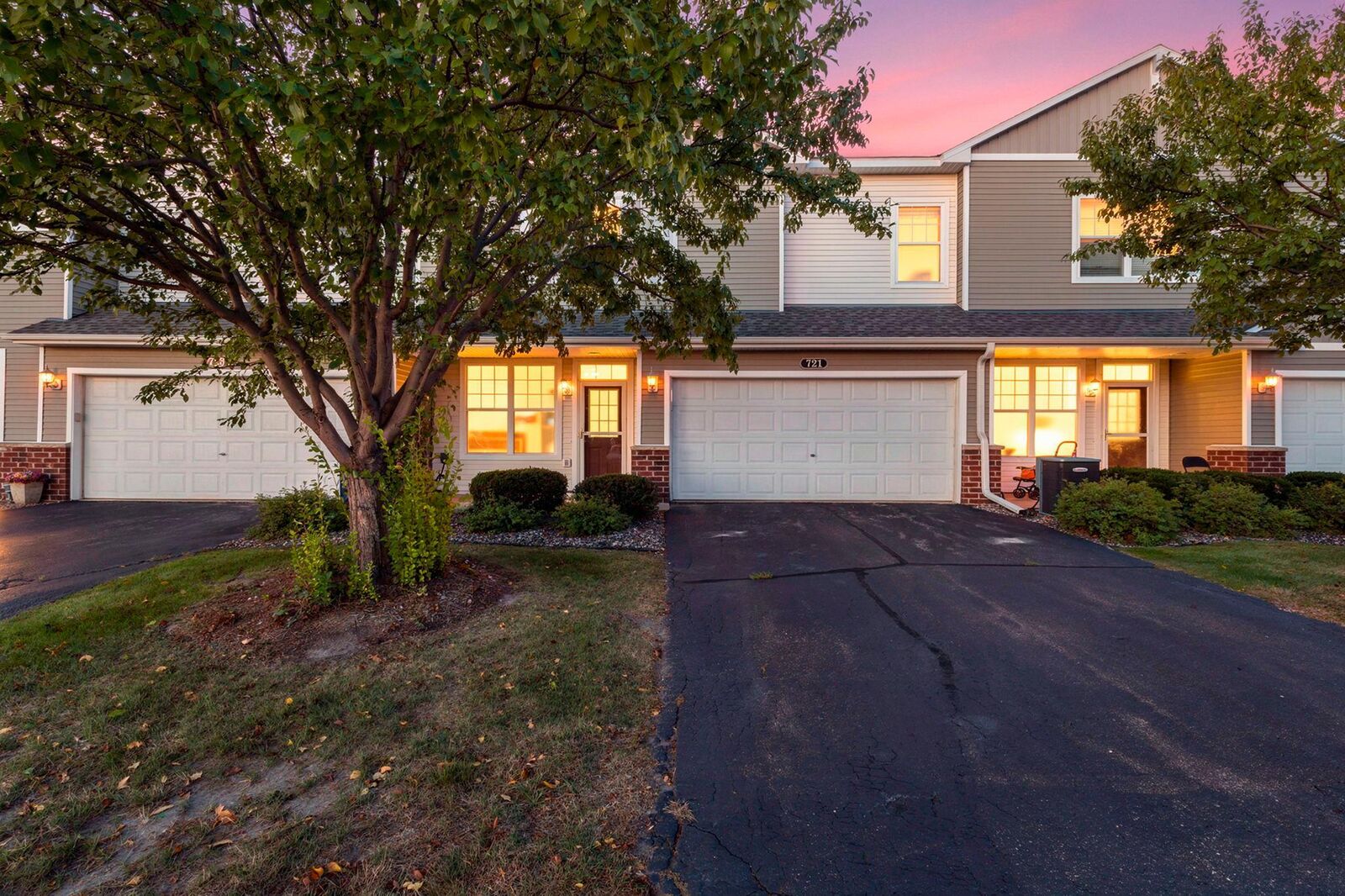 Property Photo: 721 Willow Glen Drive MN 55313