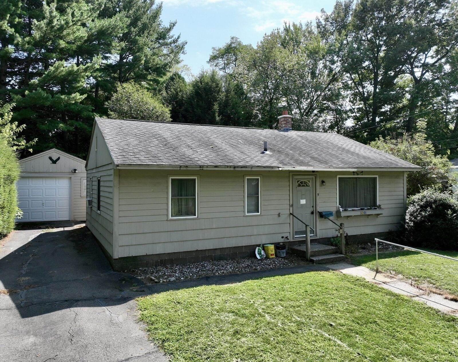 Property Photo:  9 Pine Brook Curve  MA 01060 