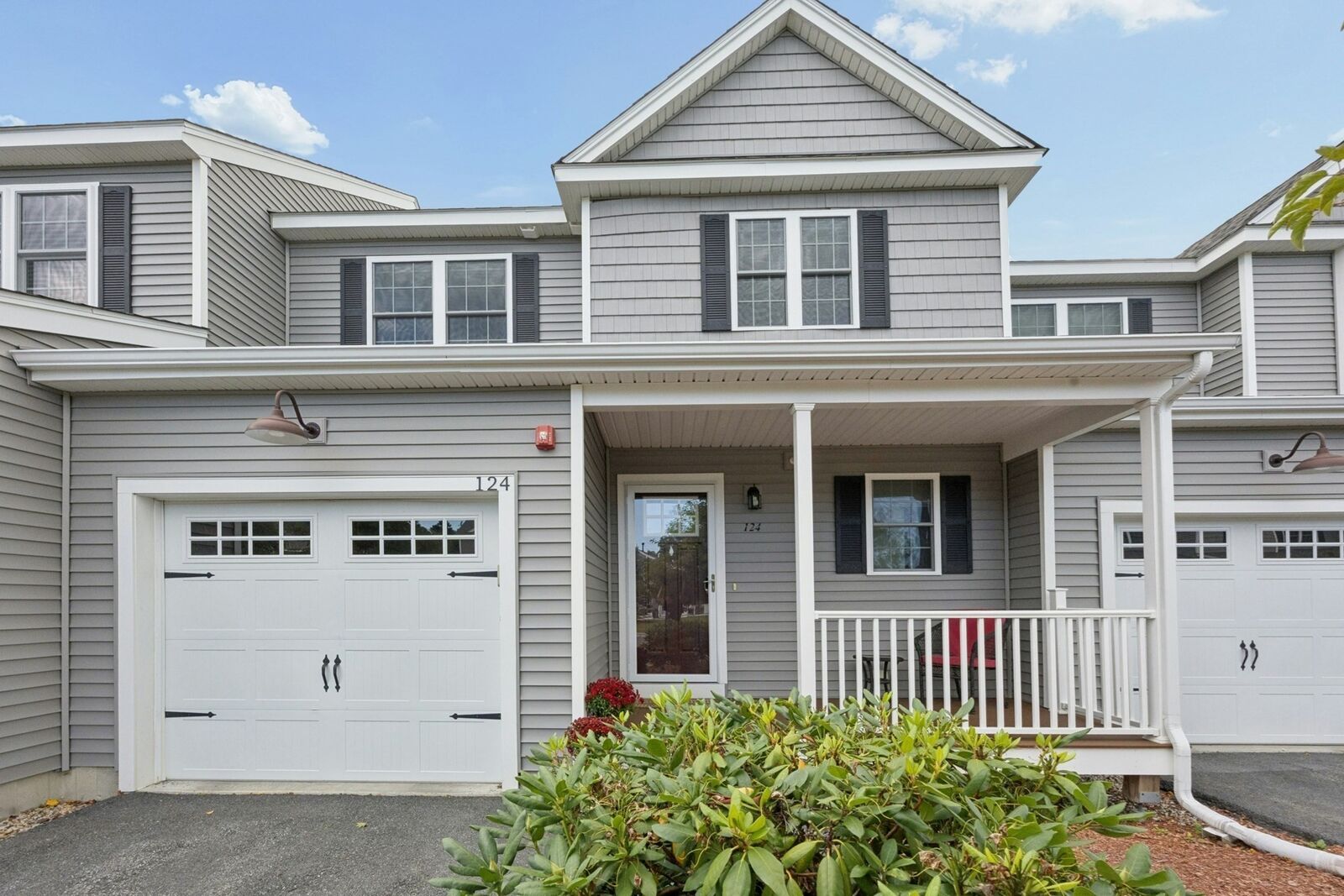 Property Photo:  124 Ice House Landing 124  MA 01752 
