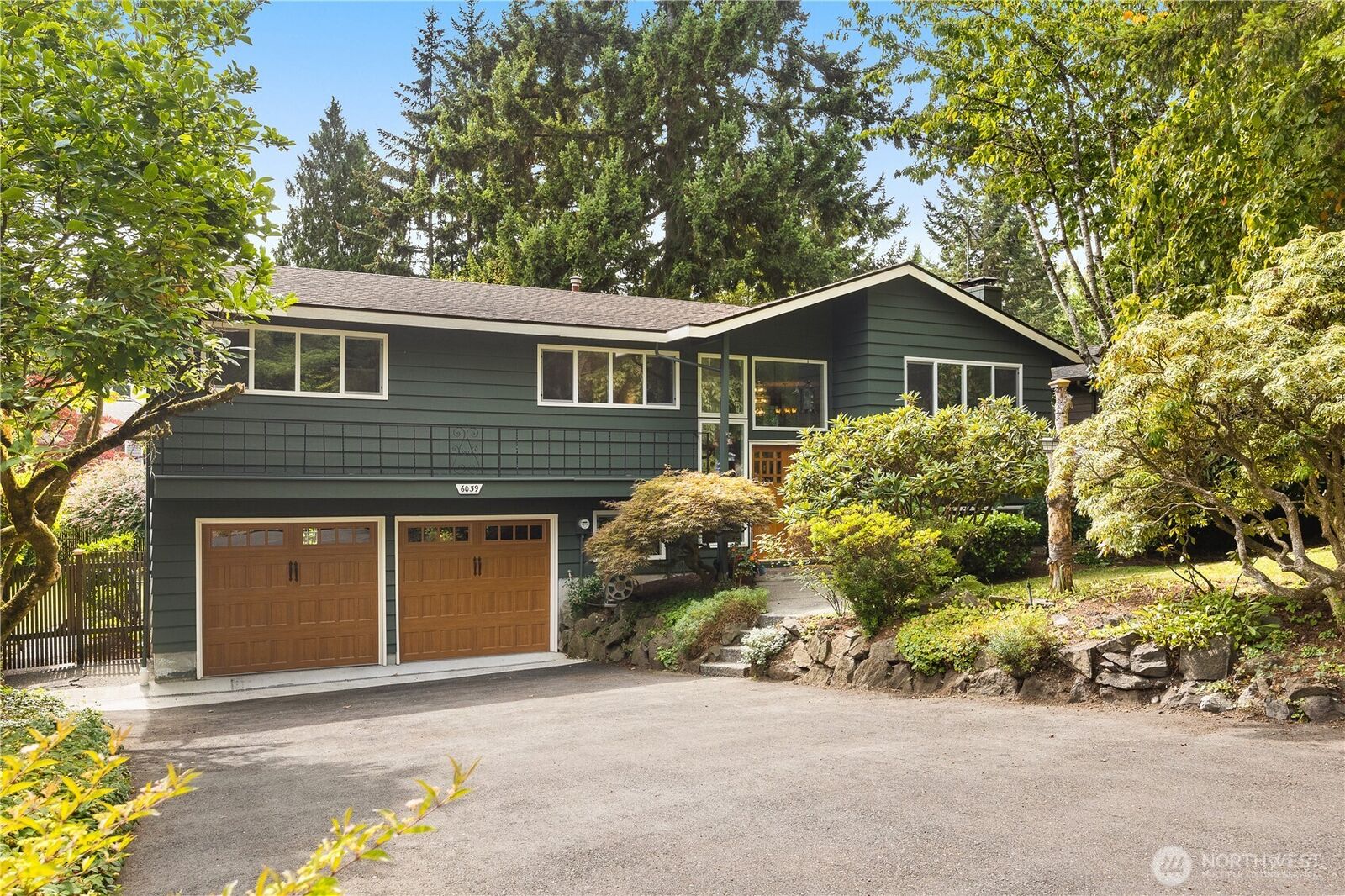 Property Photo: 6039 NE 202nd Street WA 98028