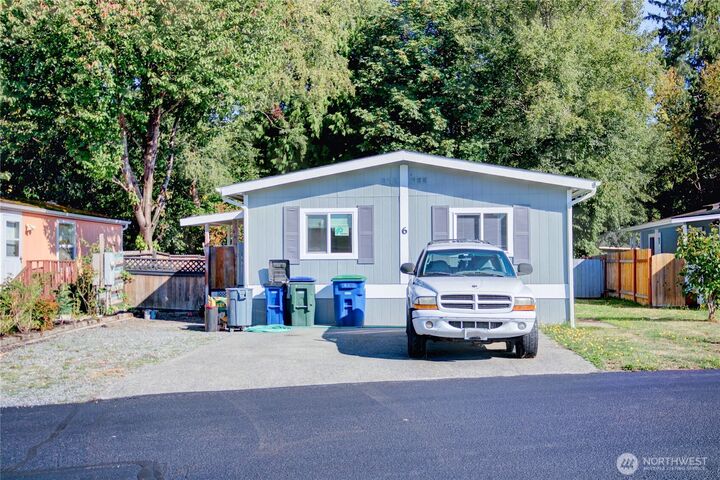 Property Photo:  700 N Reed Street 6  WA 98284 