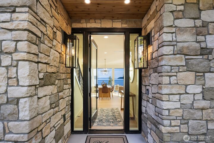 Property Photo:  12306  Possession Lane  WA 98026 