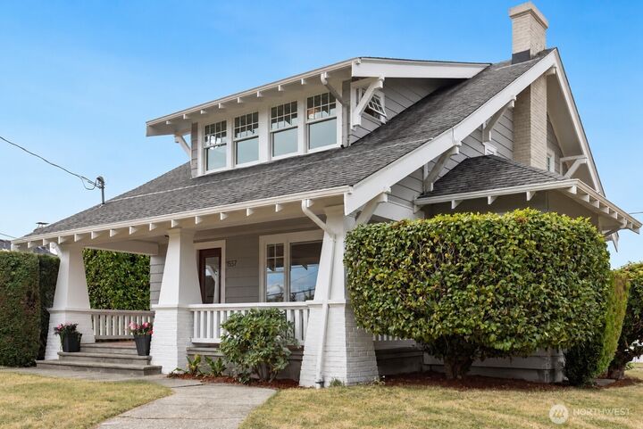 Property Photo: 1557 Thorndyke Avenue W WA 98199