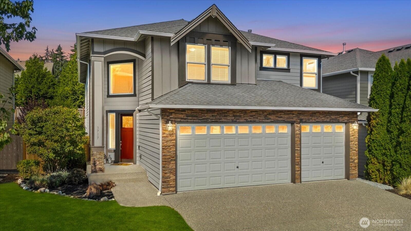Property Photo:  3717  222nd Place SE  WA 98021 