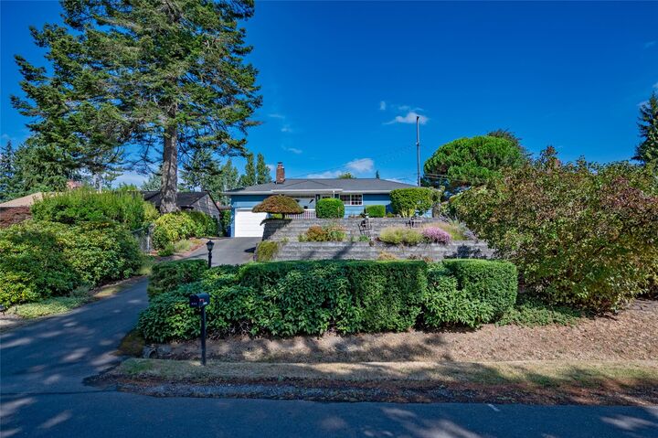 Property Photo: 922 NE 150th Street WA 98155