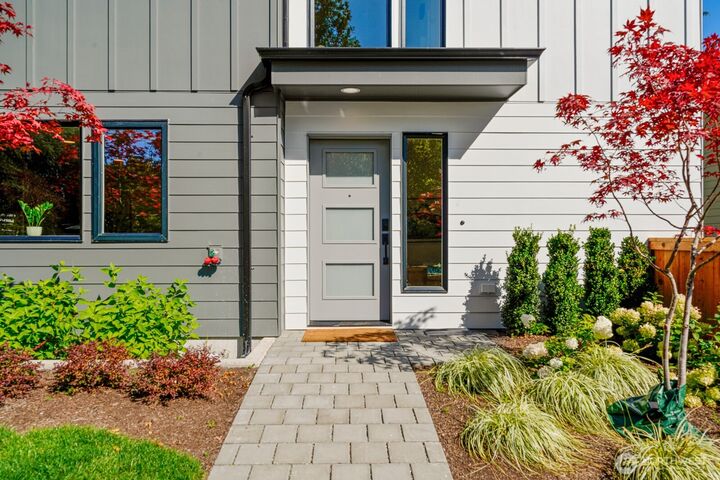 Property Photo: 6026 41st Avenue NE WA 98115