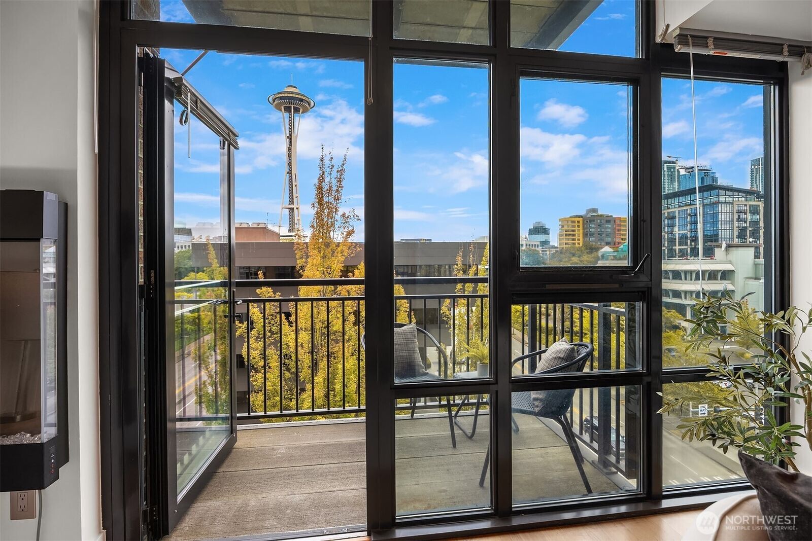 Property Photo: 2911 2nd Avenue 704 WA 98121
