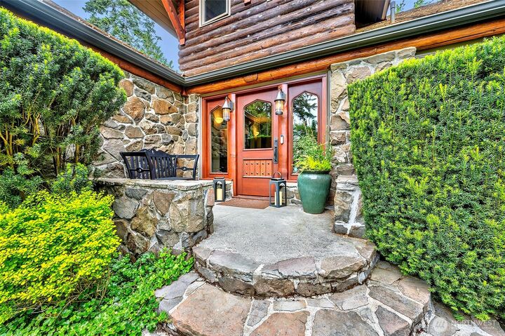 Property Photo: 17410 44th Avenue NE WA 98155
