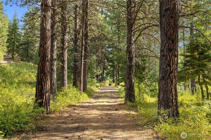 Property Photo:  760  Wagon Wheel Rd.  WA 98922 