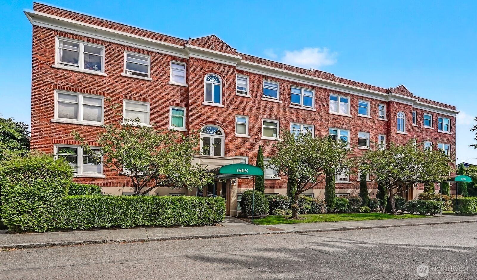 Property Photo: 1808 Bigelow Avenue N 101B WA 98109