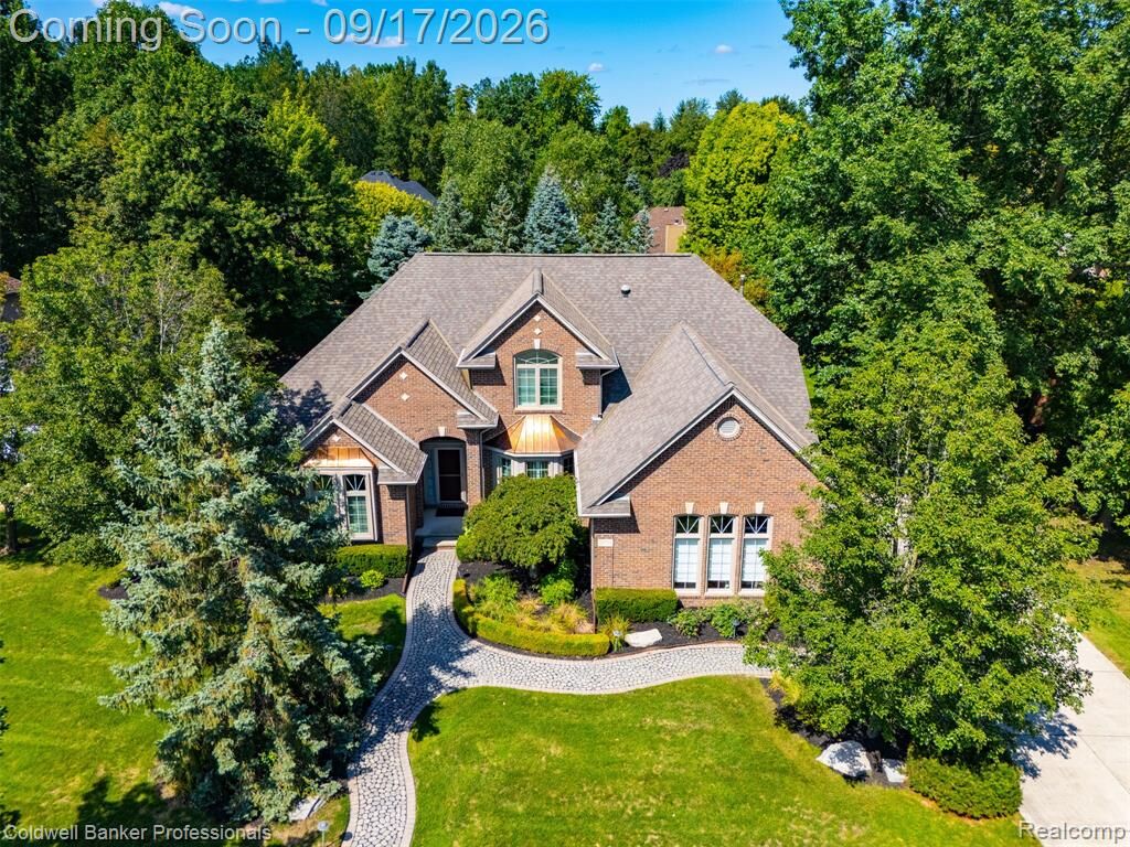 Property Photo:  3751 Lake Forest Drive  MI 48314 