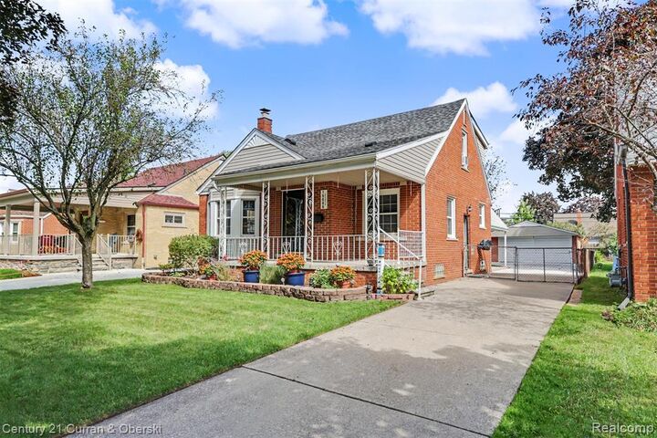 Property Photo:  15606 Hanover Avenue  MI 48101 