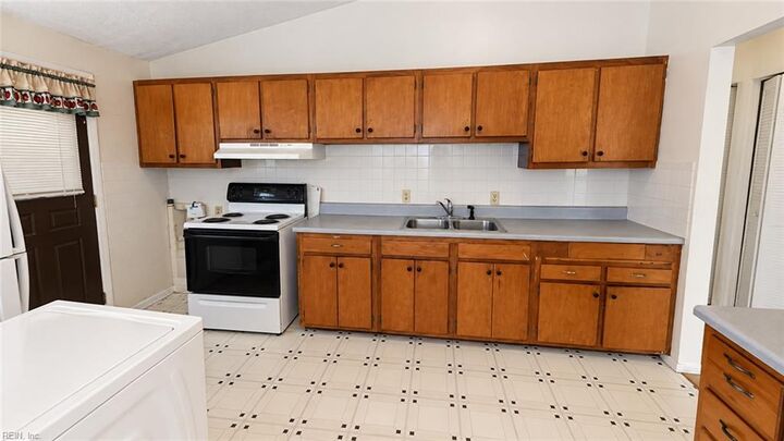 Property Photo:  300 Pepper Mill Ct  VA 23502 