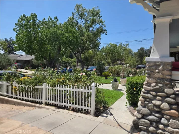 Property Photo: 1625 Brigden CA 91104