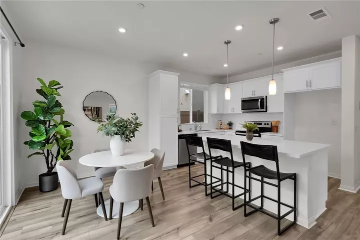 Property Photo:  567 Enzo Street 84  CA 92530 