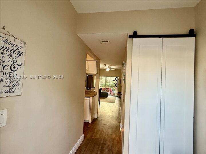 Property Photo: 16 Key West Ct FL 33326