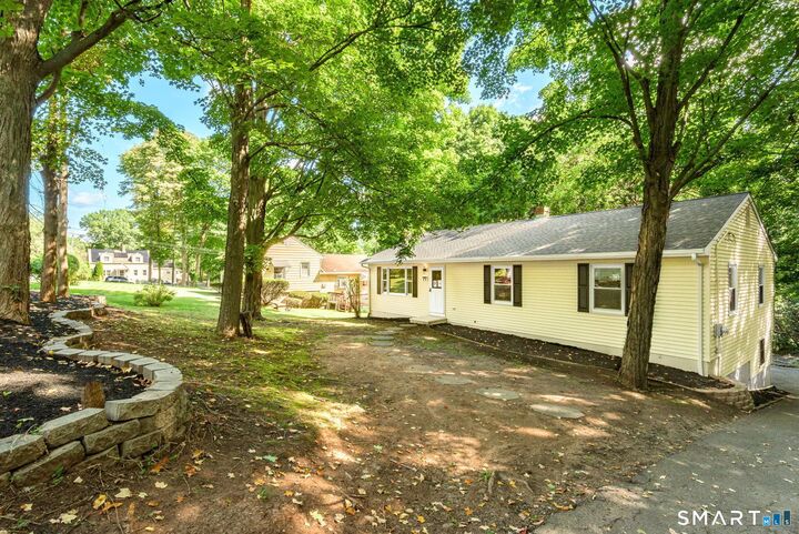 Property Photo:  77 Evergreen Avenue  CT 06518 