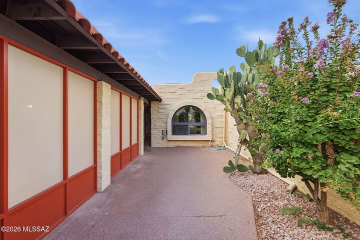 Property Photo:  678 W Placita Nueva  AZ 85614 