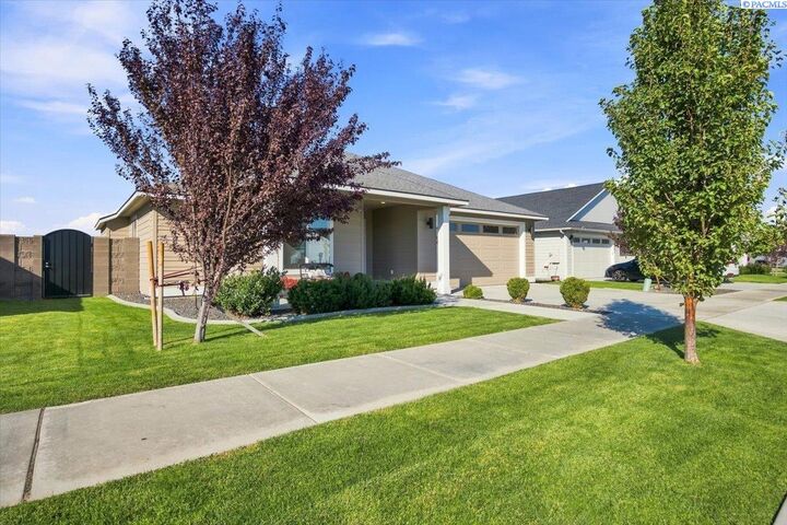 Property Photo:  4706 Village View  WA 99352 