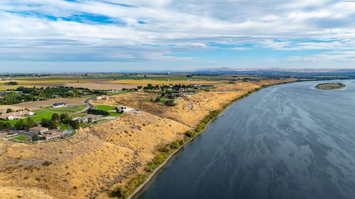 Property Photo: 341 Sunnybank Rd. WA 99301