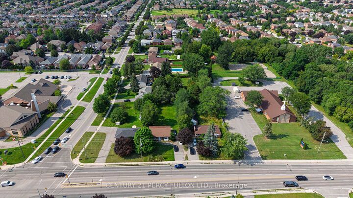 Property Photo: 1910 Rossland Road E ON L1N 3P5