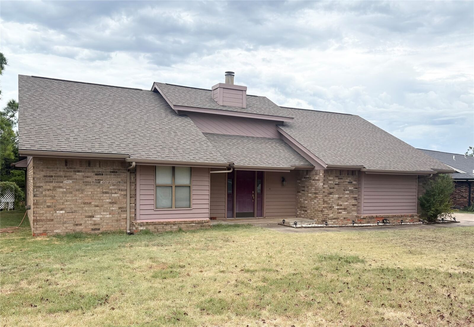 Property Photo:  618 S Timberridge Dr Drive S  OK 74023 