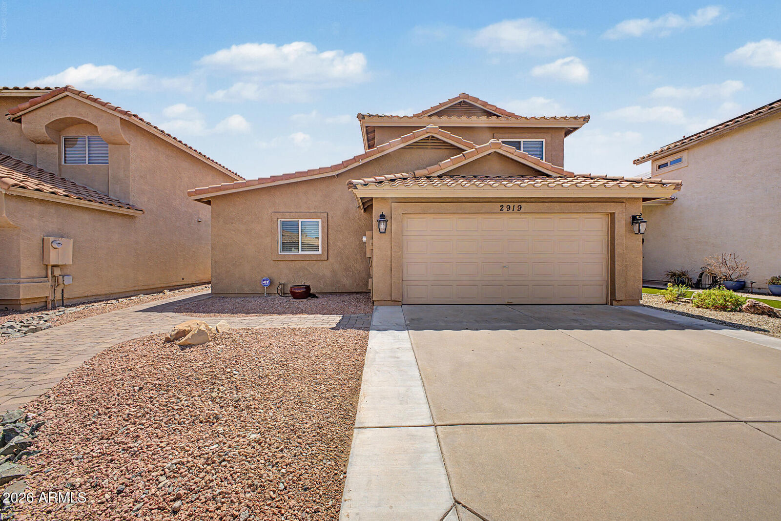 Property Photo: 2919 E Woodland Drive AZ 85048