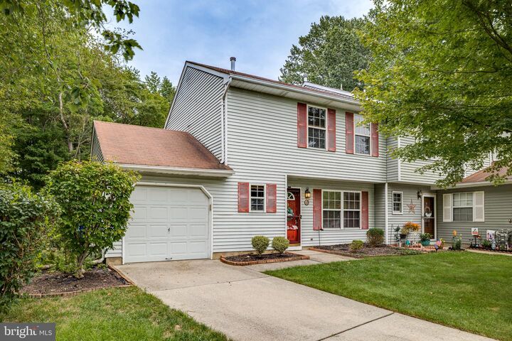 Property Photo:  6 Winchester Court  NJ 08505 
