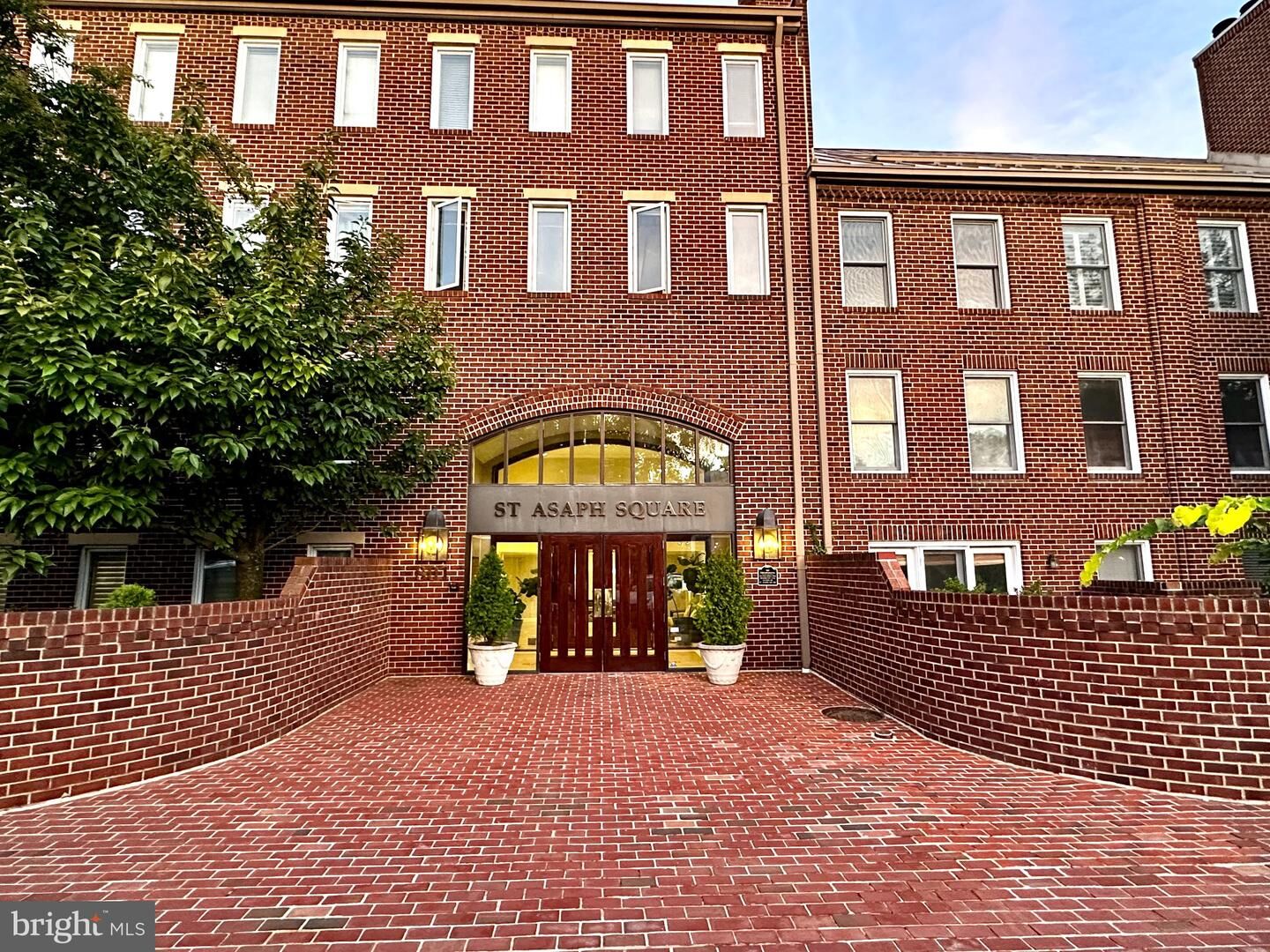 Property Photo:  801 S Pitt 333  VA 22314 
