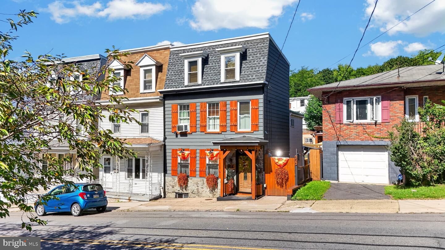 Property Photo:  556 E Norwegian  PA 17901 