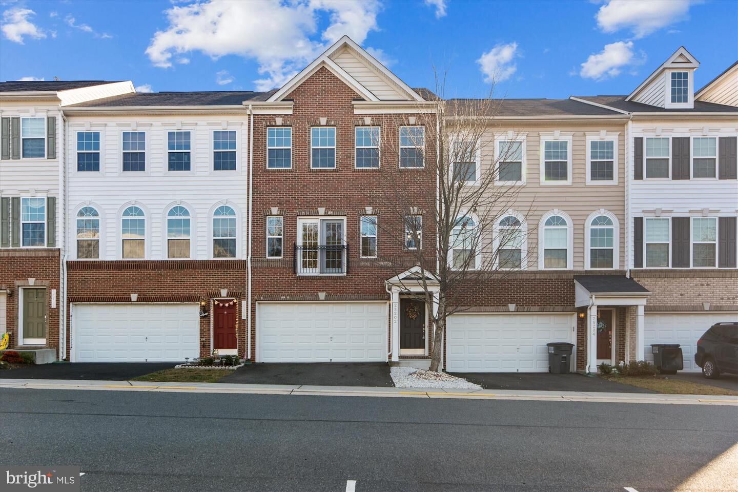 Property Photo:  25202 Prairie Fire Square  VA 20105 
