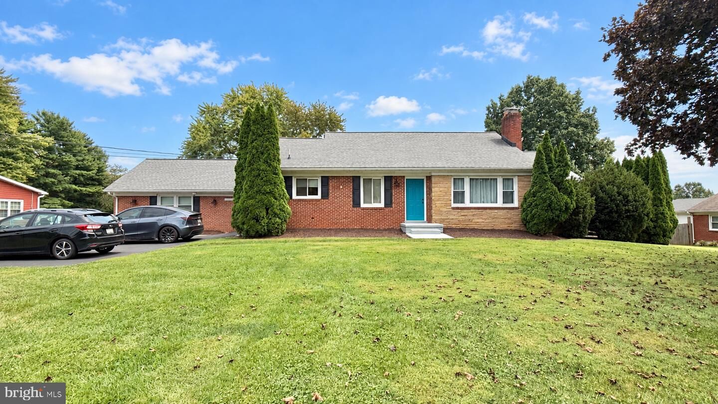 Property Photo:  25223 Oak Drive  MD 20872 