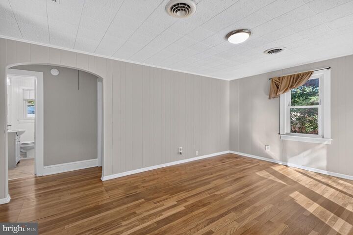 Property Photo: 611 E Lincoln Avenue MD 21804