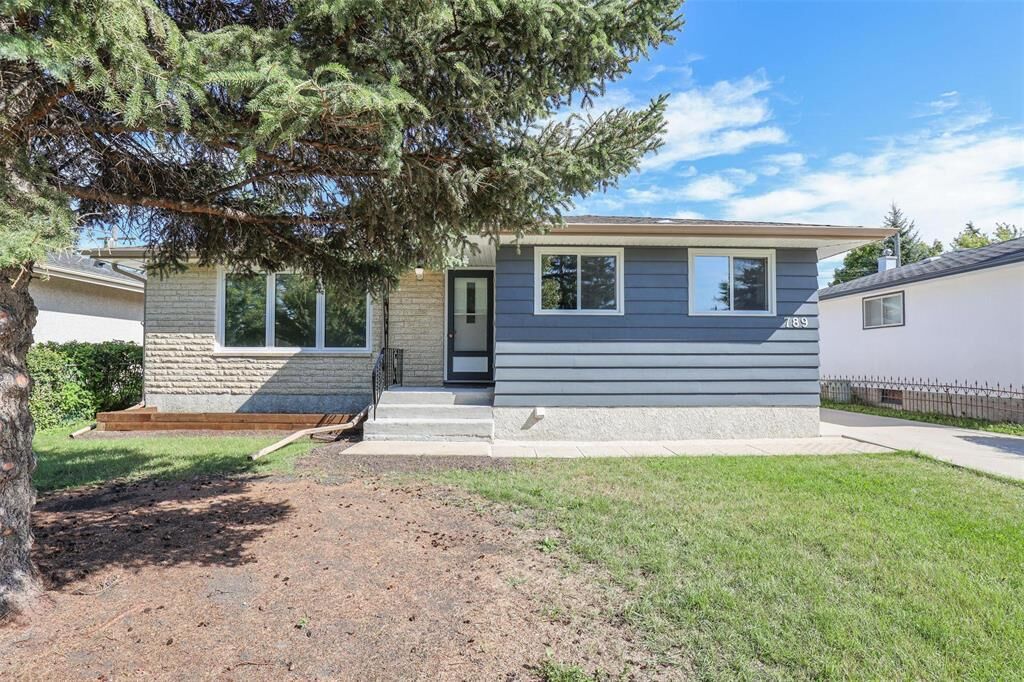 Property Photo:  789 Muriel Street  MB R2Y 0Y4 