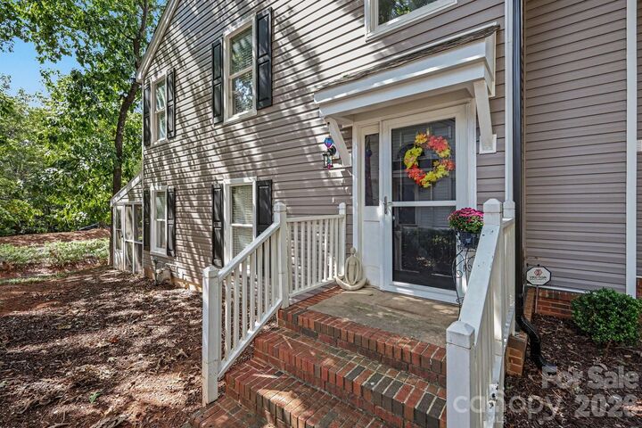 Property Photo:  8609 Fox Chase Lane  NC 28269 
