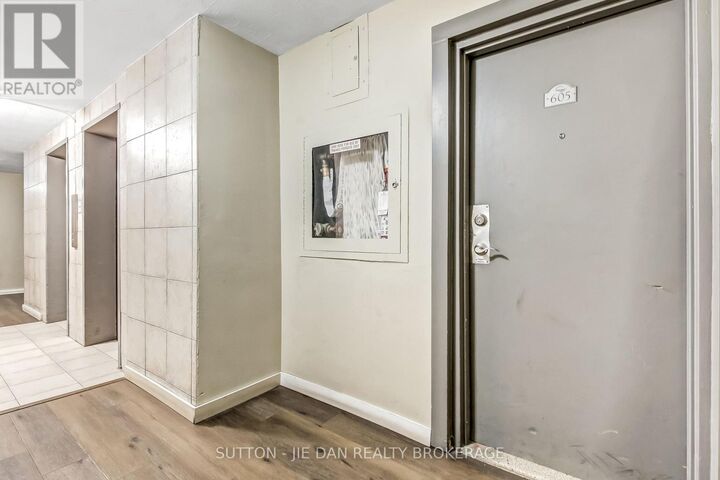 Property Photo:  583 Mornington Avenue 605  ON N5Y 3E9 
