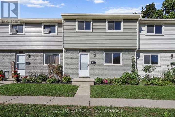 Property Photo:  431 Griffith Street  ON N6K 2S3 