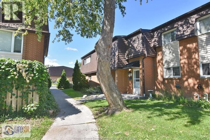 Property Photo:  6410 Thornberry Crescent  ON N8T 2W9 