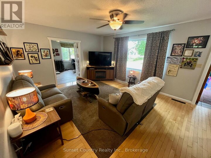 Property Photo:  117 Whyte Avenue  ON P8N 1Z8 